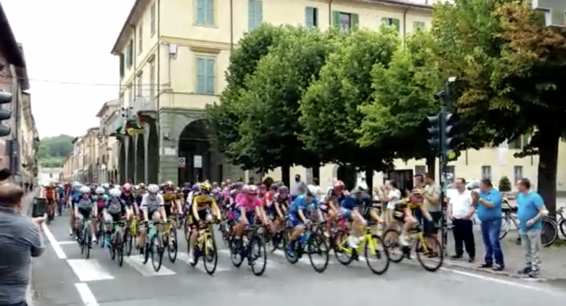 VIDEO - Il passaggio del Giro d'Italia Donne a Occimiano
